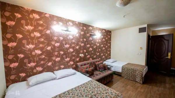 اتاق سه تخته در هتل جمشید اصفهان