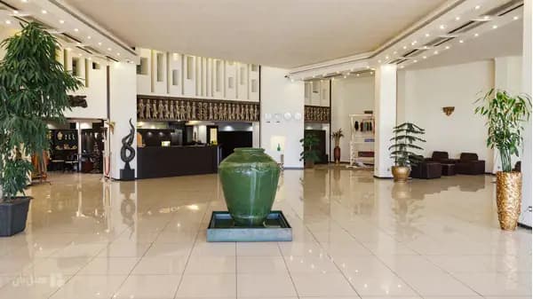 لابی هتل نگارستان کاشان
