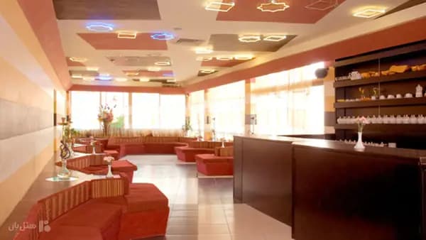 لابی هتل پارسیان انقلاب تهران