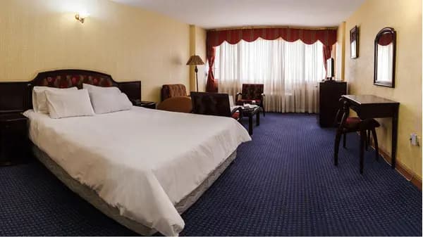 Double bed room at Jahangardi Migun Hotel Tehran