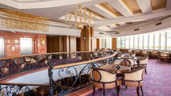 فضای داخلی هتل بزرگ شیراز
