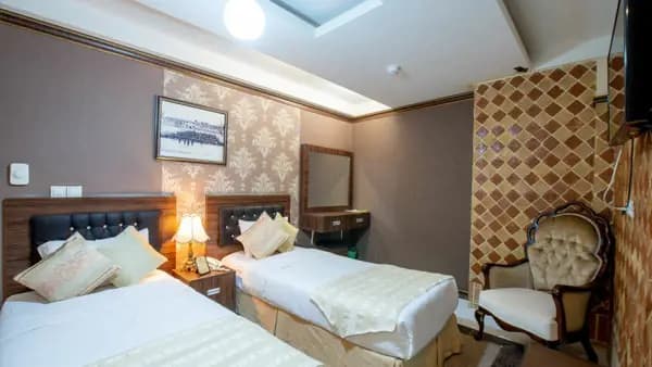 Twin room at Karimkhan Hotel Shiraz