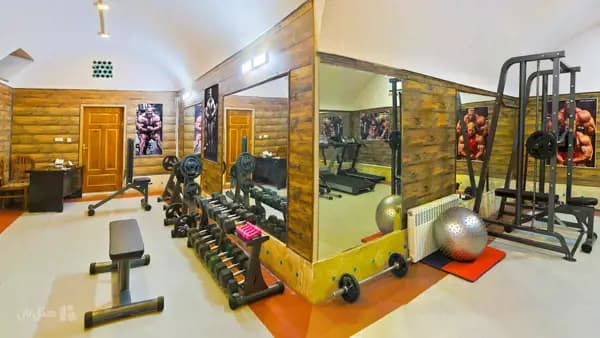 سالن بدنسازی در هتل باغ مشیر الممالک یزد