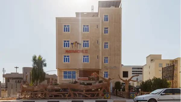 نمای بیرونی هتل مارینا 2 قشم