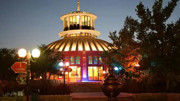 محیط بیرونی هتل خورشید اردهال کاشان