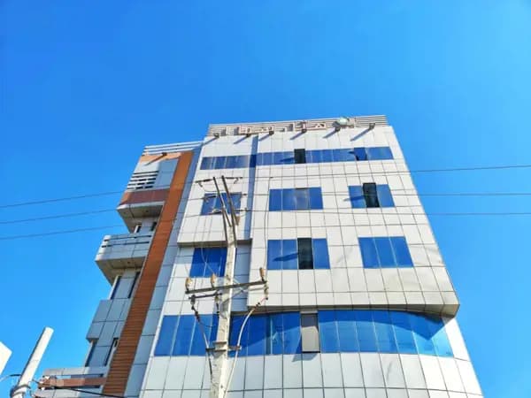 نمای بیرونی هتل سما 1 قشم