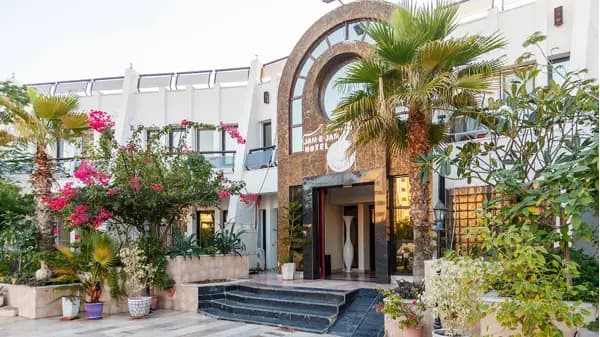 Exterior view of Jame Jam Hotel Kish