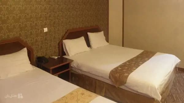 اتاق سه تخته در هتل آرامیس کیش