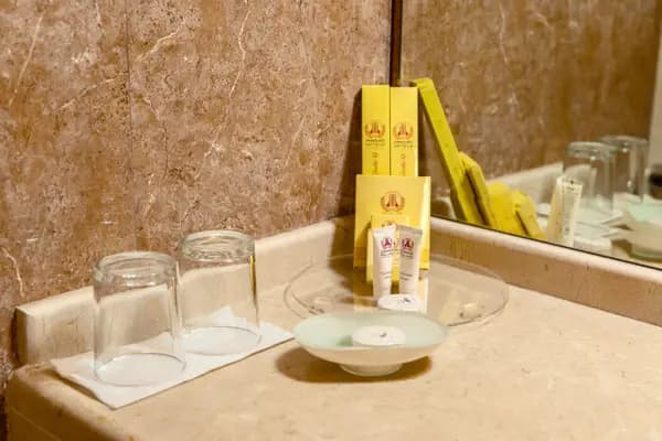 Bathroom in Parsian Enqelab Hotel Tehran rooms Bathroom in Parsian Enqelab Hotel Tehran rooms