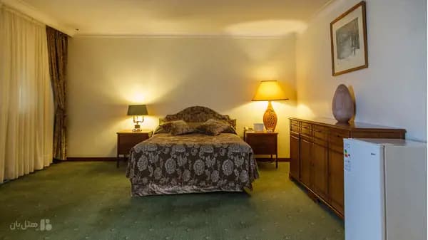 تصویر سوئیت جونیور دو تخته هتل لاله تهران سوئیت جونیور دو تخته در هتل لاله تهران