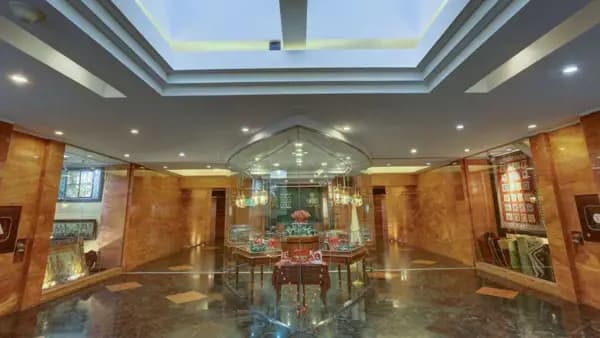 Interior view of Grand Hotel Shiraz - 2 Luxurious interior of Grand Hotel Shiraz