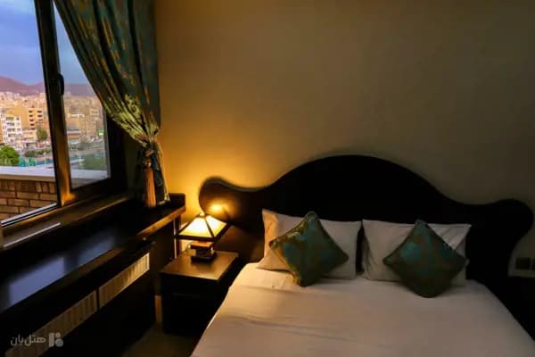 تصویر اتاق دوتخته دابل هتل گسترش تبریز اتاق دوتخته دابل در هتل گسترش تبریز