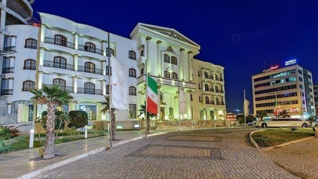 نمای بیرونی هتل سورینت مریم کیش